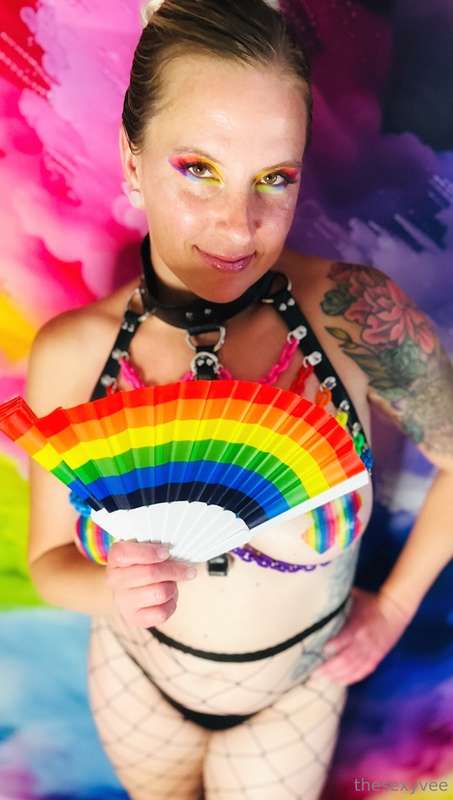 Today is the last day of Pride Month 🌈 so let’s send it out .. 6