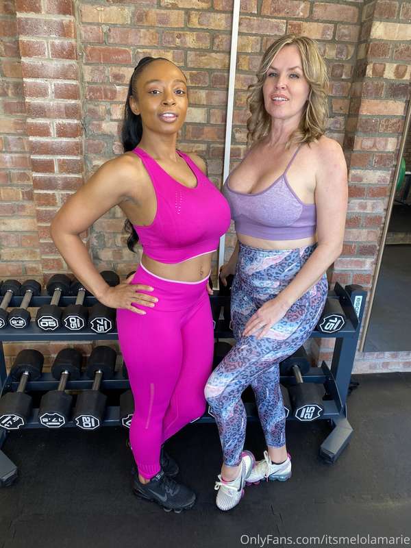 I went to the gym with @summerrose69 - what a workout!! 🏋🏾  ..
