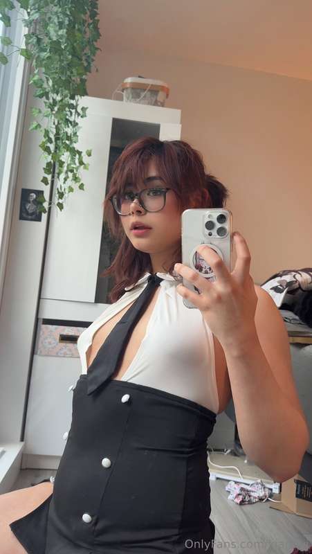 keep swiping for my titties 🫶🏼 8