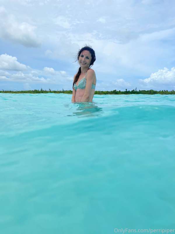 I have snorkel marks on my forehead, ugh! 😠 2