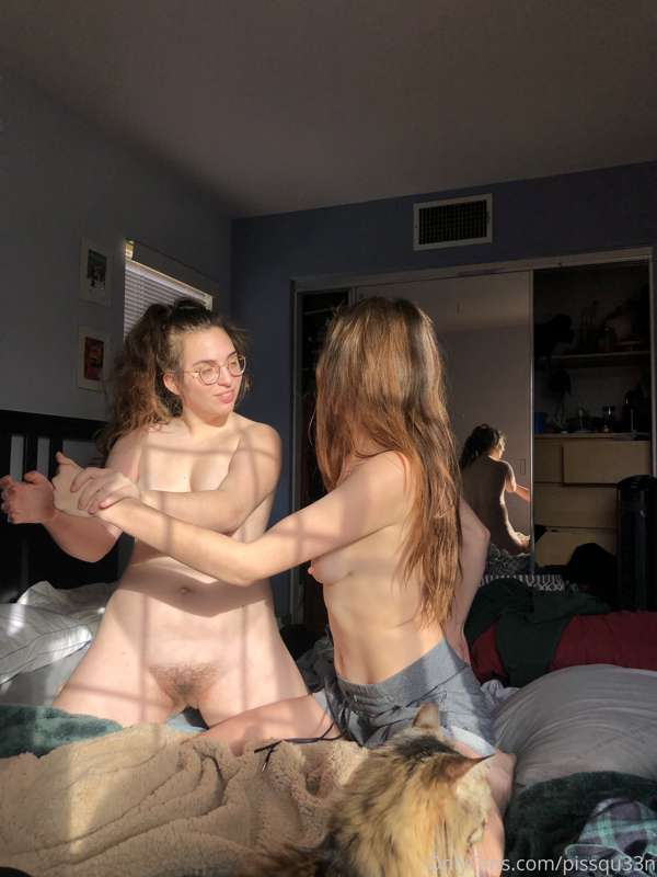 girls in motion 👯‍♀️ we started fighting bc i kept trying to.. 6