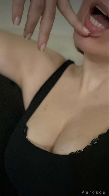 Come play with me on my free page @neliawifey 😇 , every sub .. 1