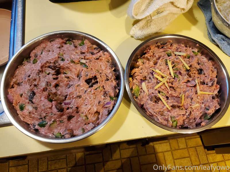 Steamed meat patty with mushrooms and peppers 🫑🍄 5