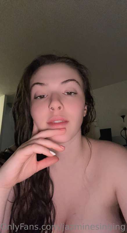 Just sent you some post shower Snapchat lewds 👻