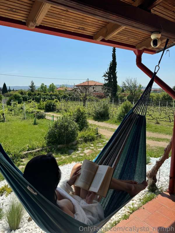 There’s something magical about lazy morning, a good book… a..