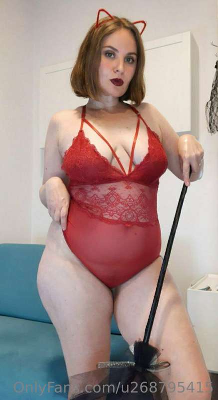You may be surprised to learn that females who wear bright l..