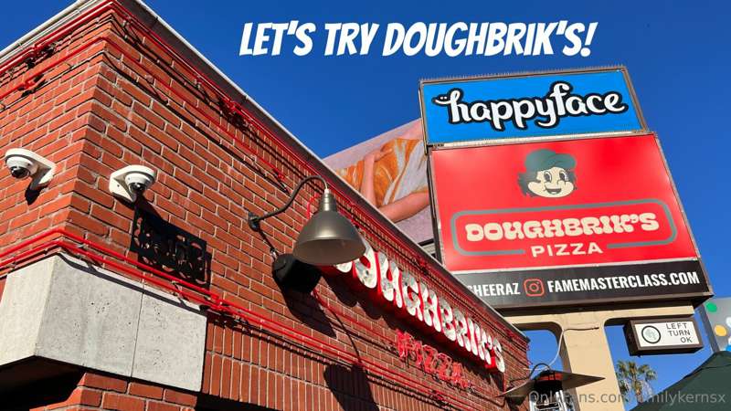 Do you guys watch my OFTVs?! Today i tried doughbriks!! 🍕
