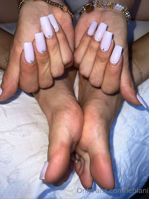 Flash on 😜 so clear, see how I’d squish u between my toes 🙈 11