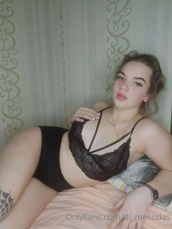Hey baby, im waiting for you, just tip me and we'll get real..
