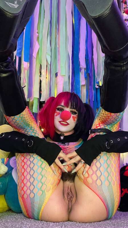 Wanna be my ring master? 🤡🩷 I’ll do whatever you say 😏 6