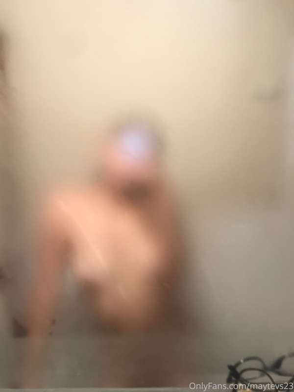 No quieres darte una ducha conmigo?  Do you want to take a s.. 2