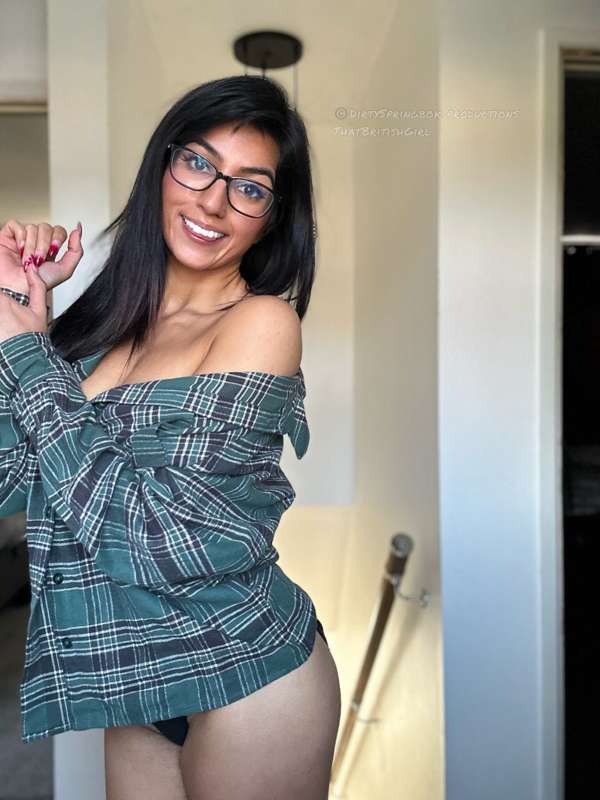 Girl next door 🤓😈 1