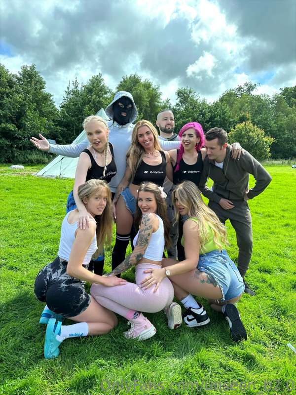 ✨I am so excited to share my ***Very First*** big group orgy..