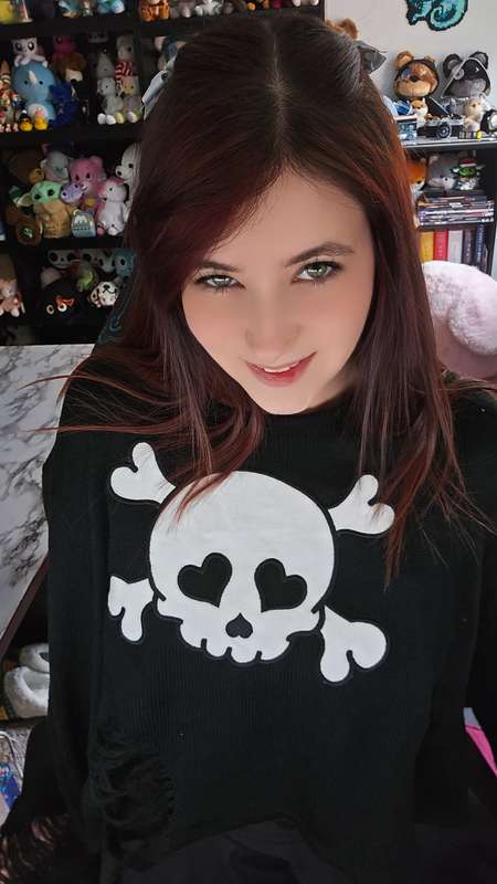 Swipe to lift my sweater? xD