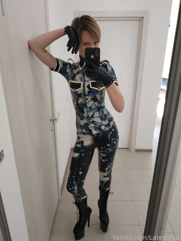 Latexdiva - Fansly - 22 Aug, 2022 7