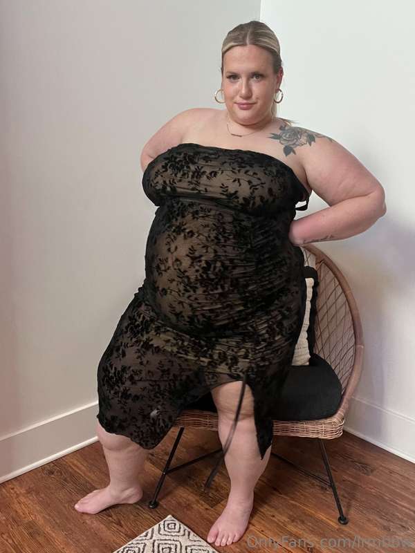 Tried on a bunch of new dresses! They ended up being tighter.. 5