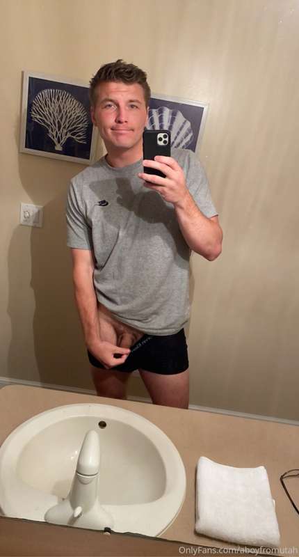 Gonna try to get one of my friends to film me blowing him. W..