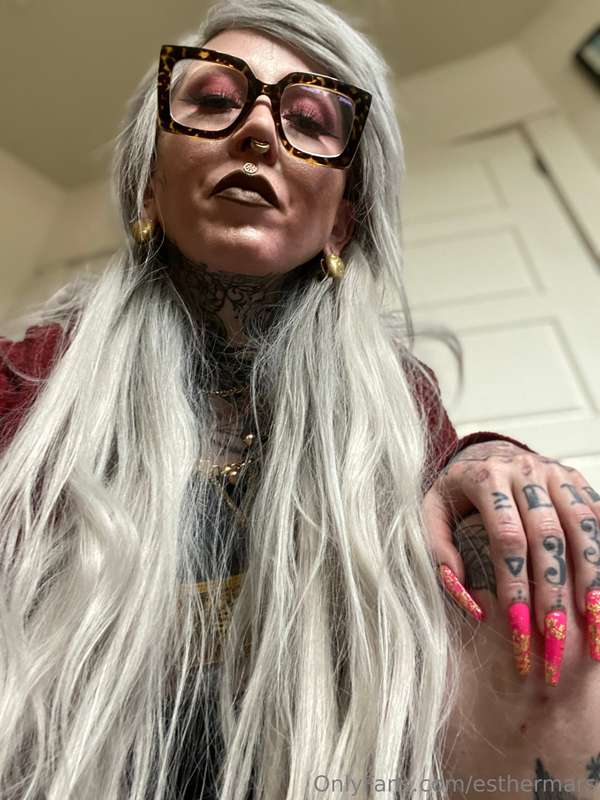 a giantess has caught you in her bedroom. what will you do n..