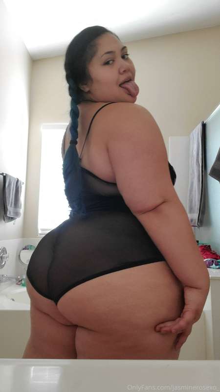Help me stretch a bit 😋 10