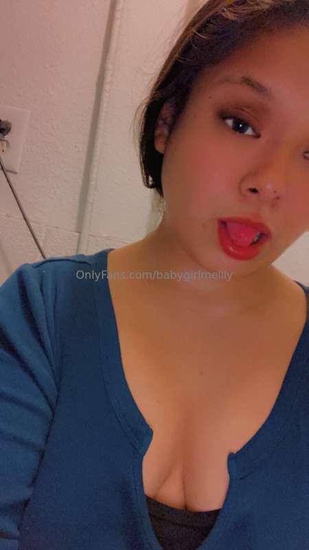 Good afternoon daddy hehehe I’m lil horny 