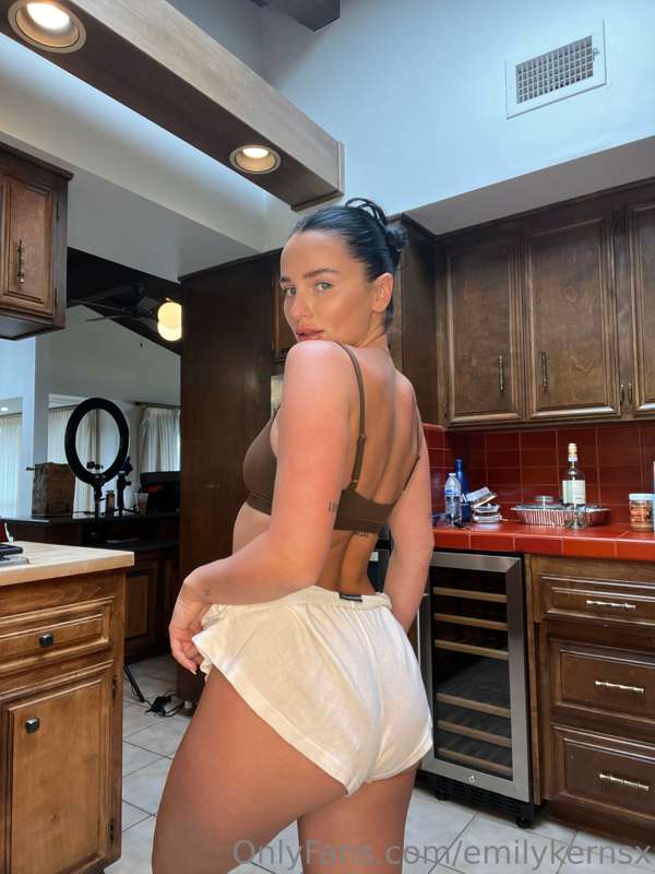 i'm the snack 😈