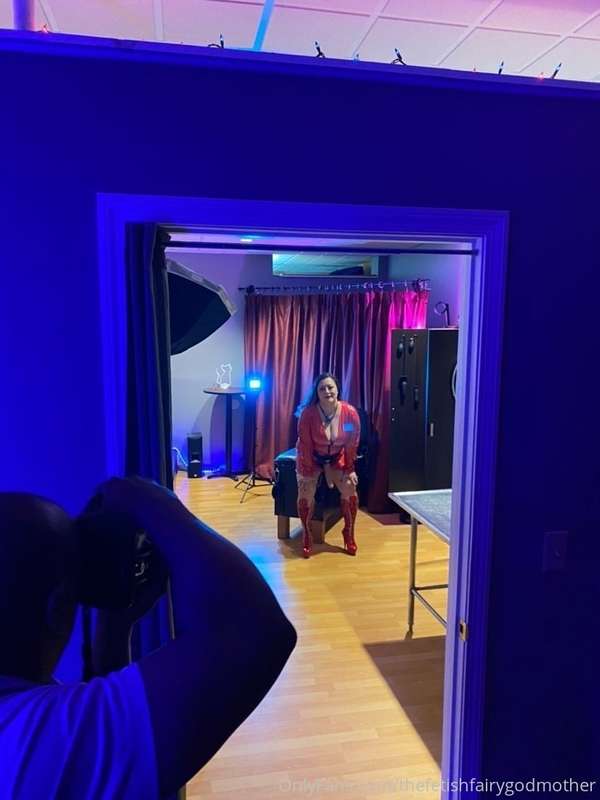 Had an amazing time filming with @dandysplayroom the other d.. 6