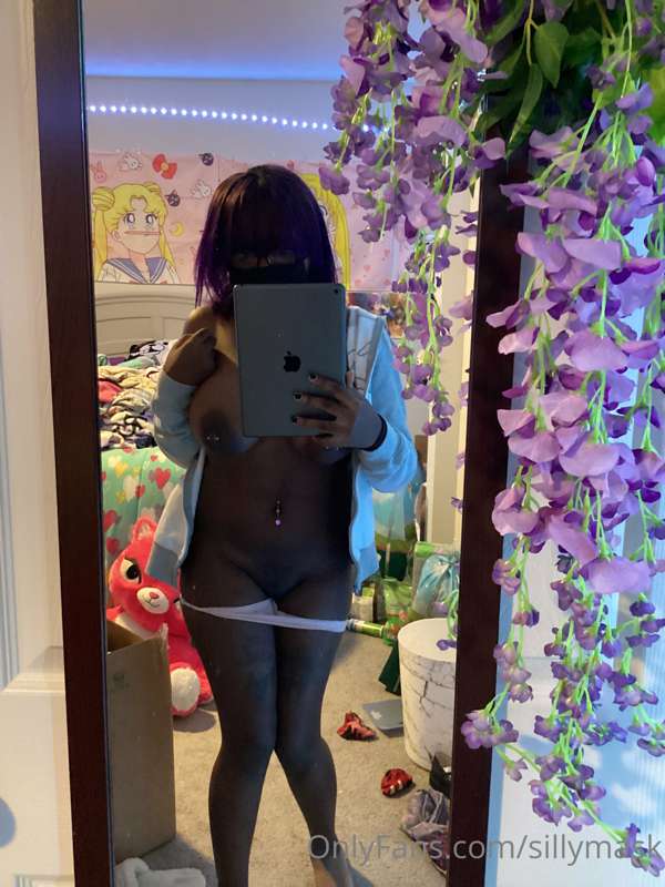 i present to u: ipad nudes