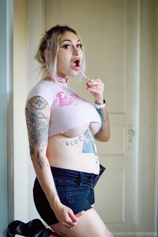 we love a chubby bimbo right? ♥️ 13