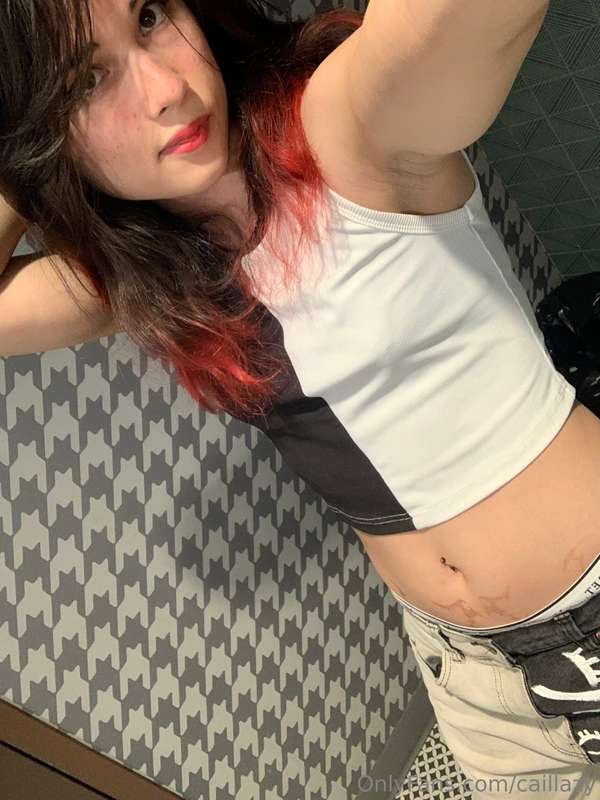 Kiss kiss😇 Peep the womb tattoo 👀