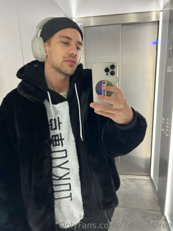 Follow me on Twitter.com/ChrisSinsXXX