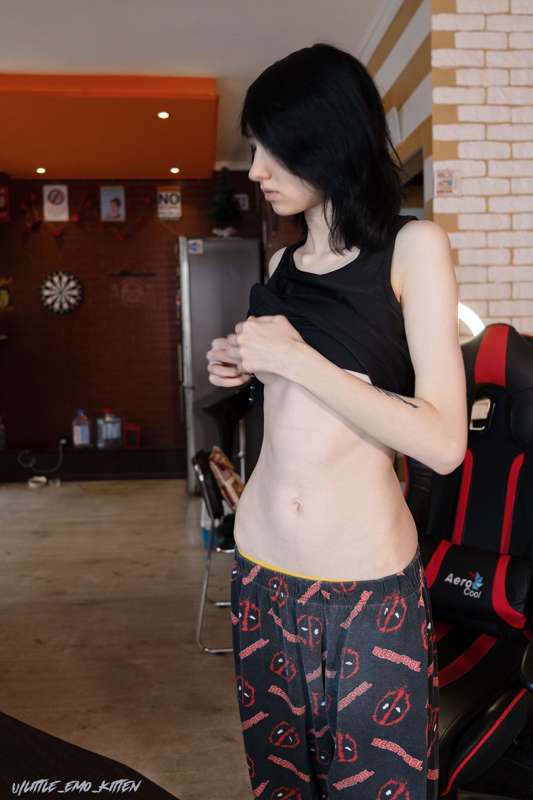 Little_Emo_Kitten - Fansly - 13 Apr, 2022 7