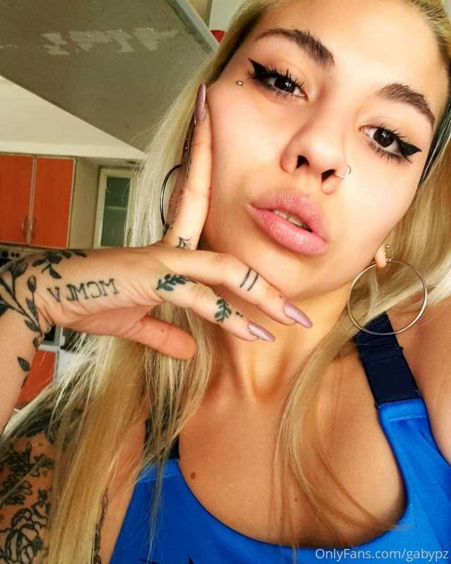 Hello my love i'm @Carlamel 🍭  Ready to have fun? follow me🥵..