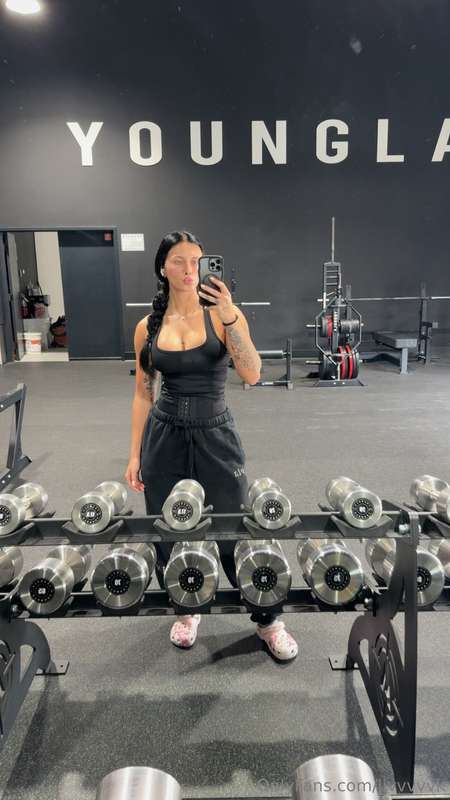 who needs a gym buddy?