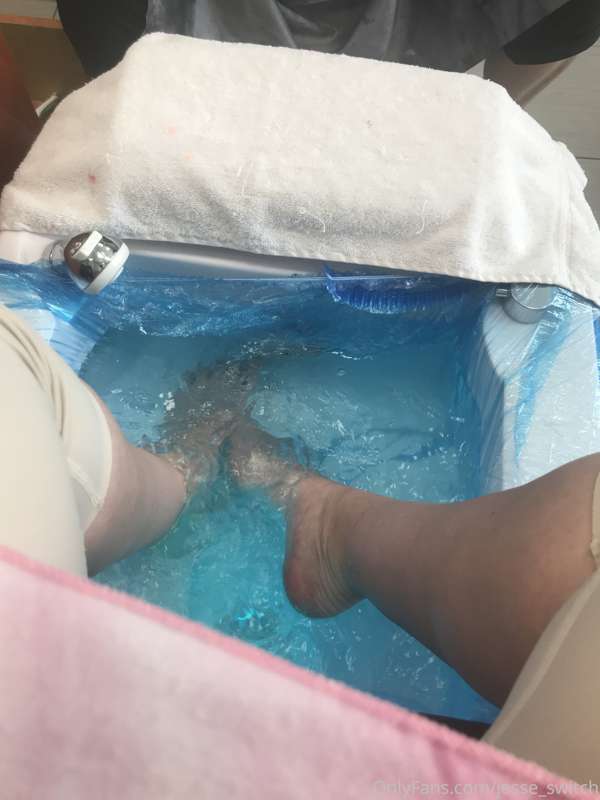 Getting a much needed pedicure so I’m gonna (finally) do a t..
