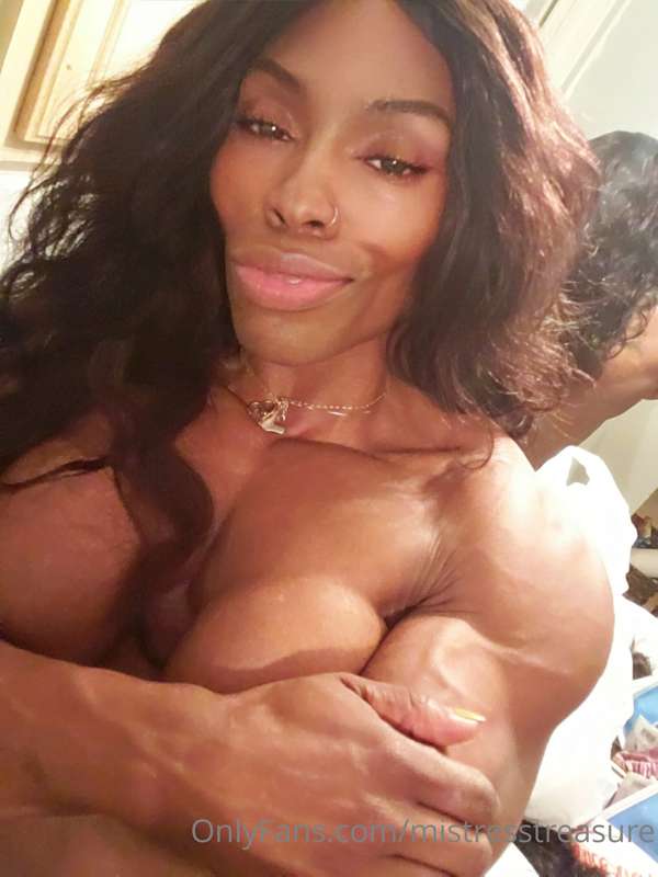 Time too hit dem streets..... this cougar is on the hunt 😊😉
