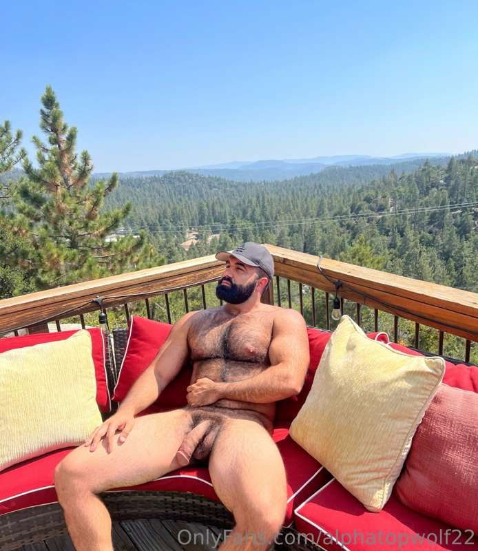 Daddy is in Idyllwikd 🌲 
Which view do you prefer? 😏 4