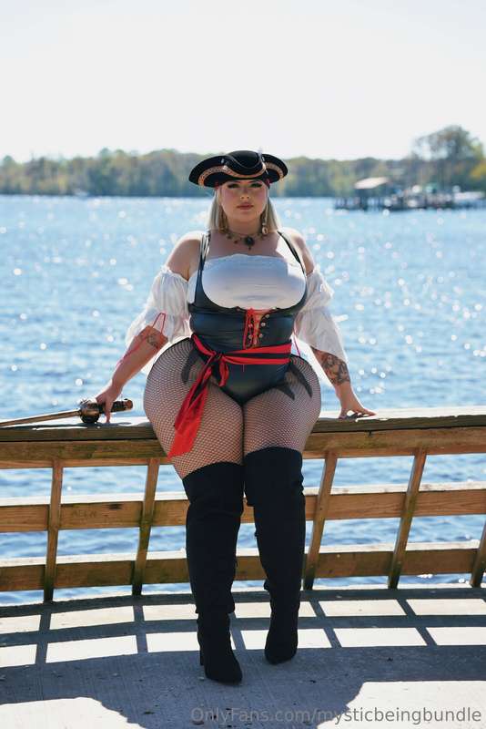 Ahoy 🏴‍☠️ - day 15 of 31 days of halloween 2