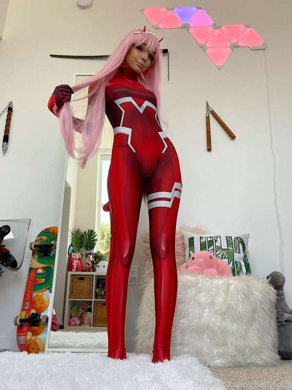 Zero Two set pt. 3 🌸☁️🖤💗🍭🌩 12