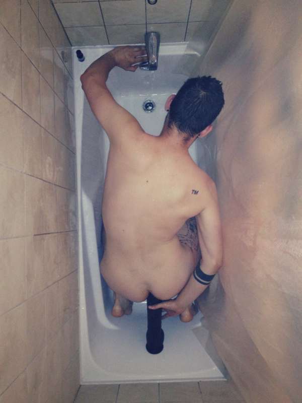 bathtub / play space, no difference