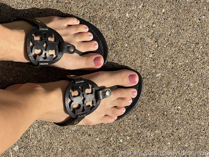 Went light pink for my pedicure 💖💖 2