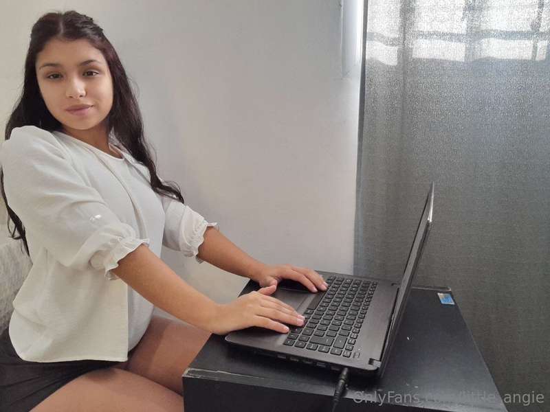 When I'm alone at work I also get horny, I know that the cam..