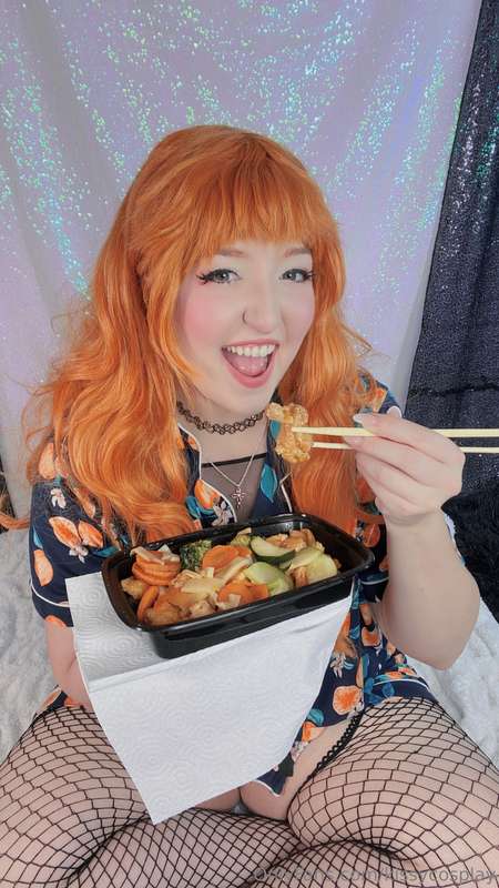 Free pics! :3Gonna post the paid half of this set today too,.. 25