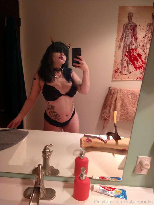 Happy late Halloween babes! I had so much fun doing this sex..