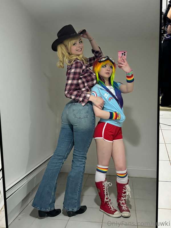applejack and rainbow dash :D sorry for my absence i havent .. 12