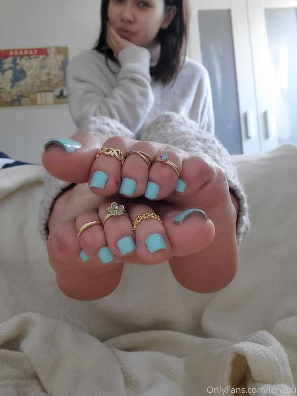 Toes 😋 5