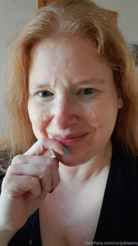 Spermaface
Ich liebe Sperma :) am liebsten habe ich es im Ge.. 9
