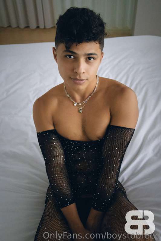 @soyunplatano and his tight Latin pussy are back for another..
