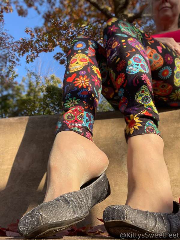 That moment when I can see every line on my wrinkled soles t.. 4