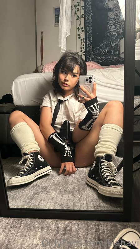 Hi guyssss - here are some pics from yesterday I took :^)
I .. 1
