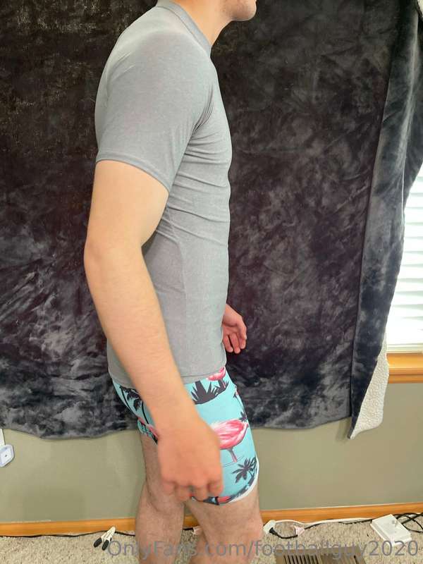 Does this tight shirt look good on me? 15